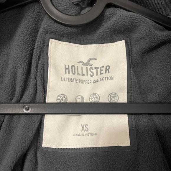 Hollister Ultimate Bomber Puffer Jacket | Size XS - Picture 3 of 4